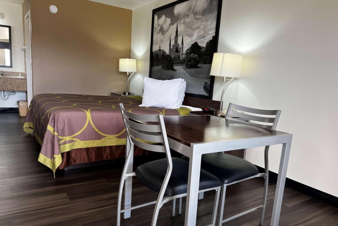 Hotel Super 8 By Wyndham 2*