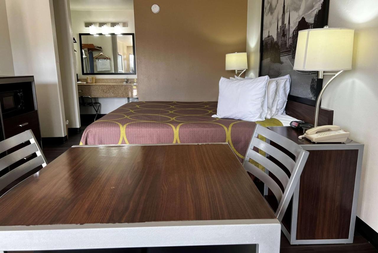 Super 8 By Wyndham Hotel Slidell